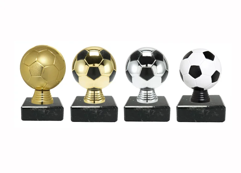 Fußball 3D Design aus Kunstsstoff gold silber weiß schwarz