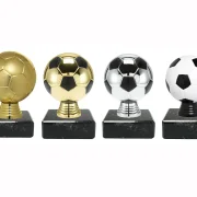 Fußball 3D Design aus Kunstsstoff gold silber weiß schwarz