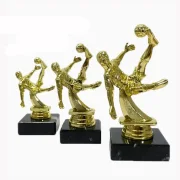 Figur Kunststoff Seitfallzieher gold