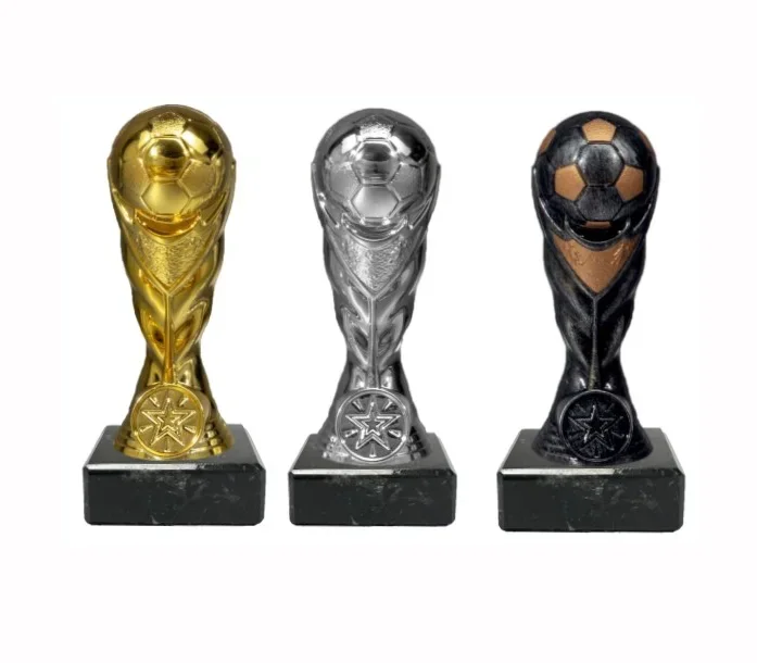 Fußball-Cup in 4 Farben