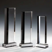 Kristallglas-Trophäe mit schwarzer Leiste 29mm breit in 3 Größen